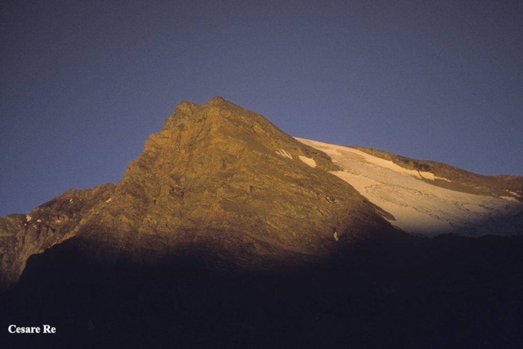 La Punta Basei all’alba. Foto di Cesare Re