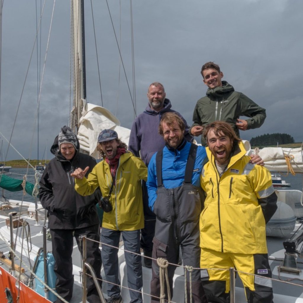 Il gruppo pronto a salpare verso la Groenlandia. Foto di Nicolas Favresse/IG