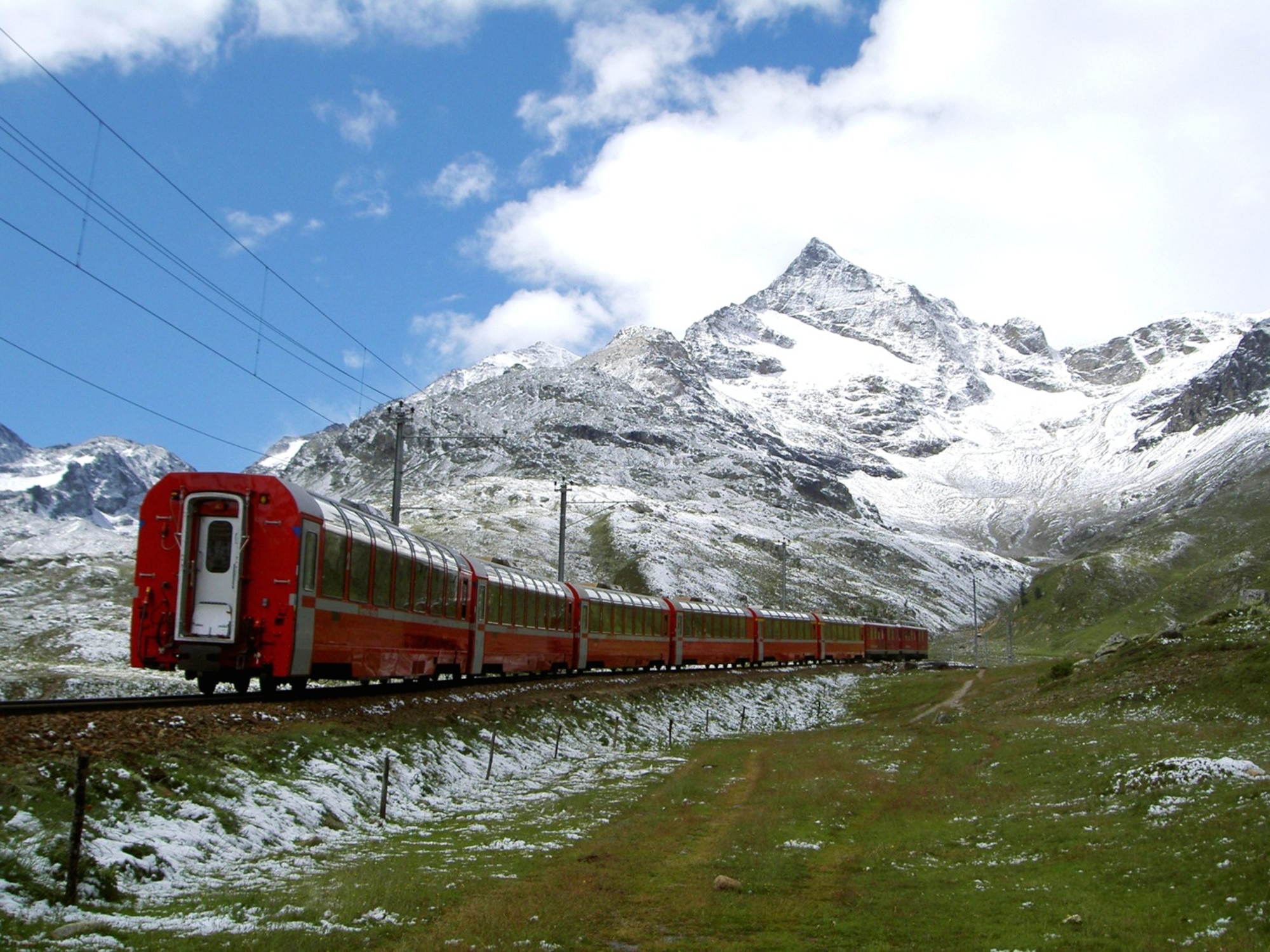 Il Bernina Express. Foto @ Mtrain/Wikimedia Commons