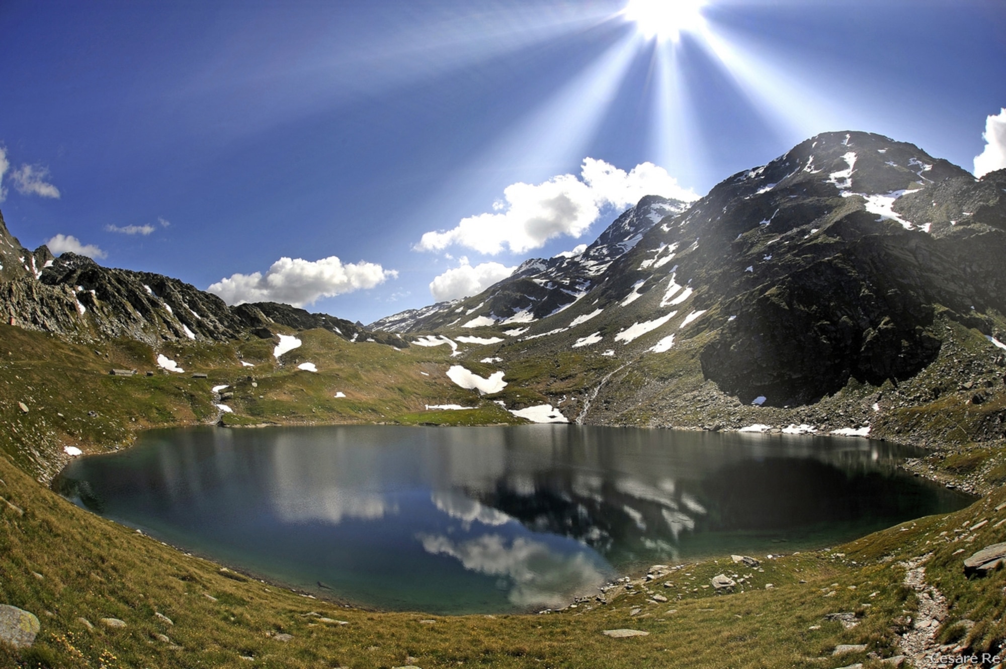 Il lago d’Emet. Foto di Cesare Re