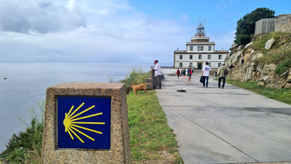 Cabo Finisterre, fine del Cammino. Foto di Stefano Ardito