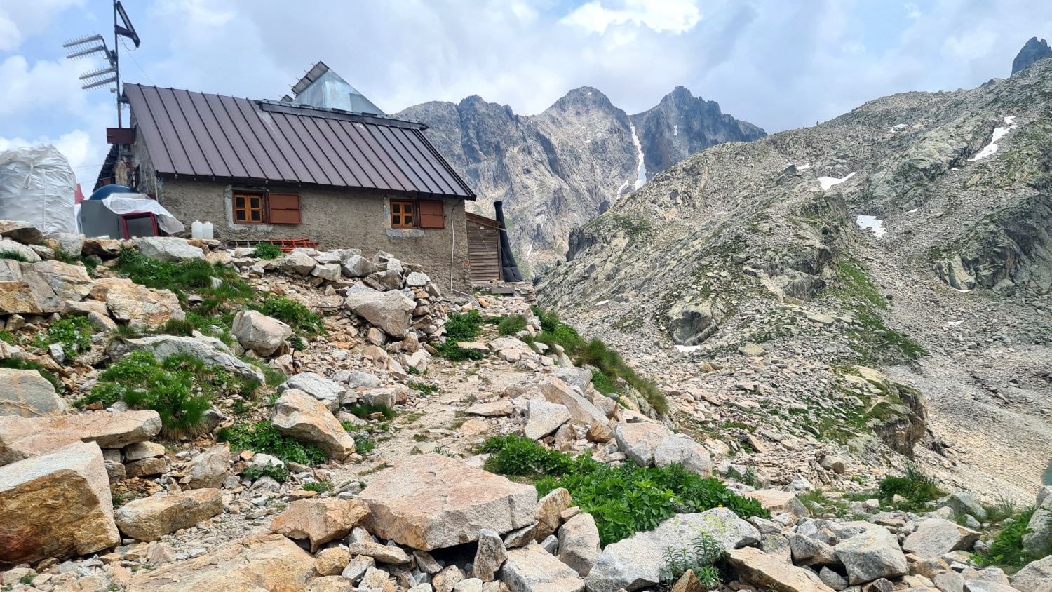 Il rifugio Questa - foto di Salvatore Ardito