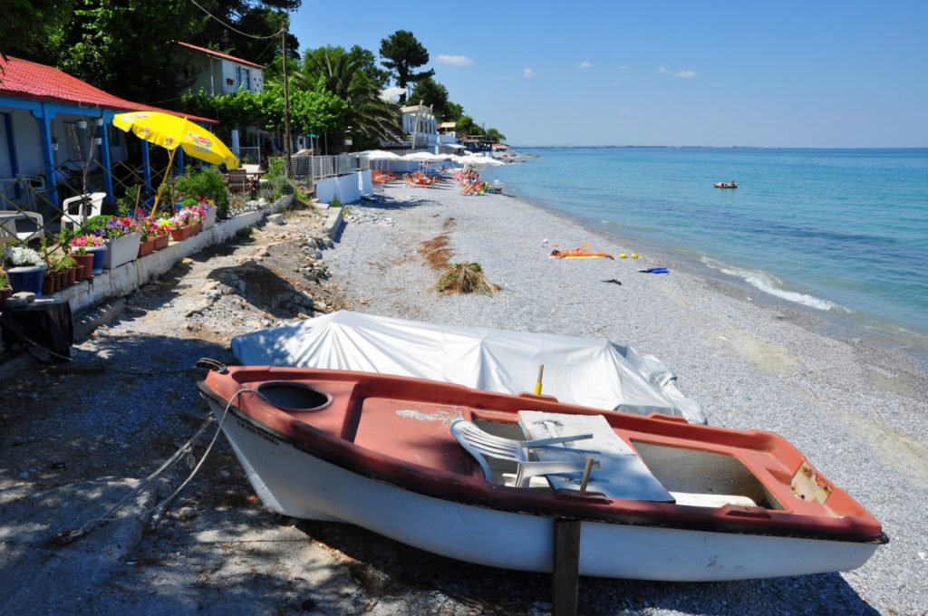La spiaggia di Litohoro. Foto di Stefano Ardito