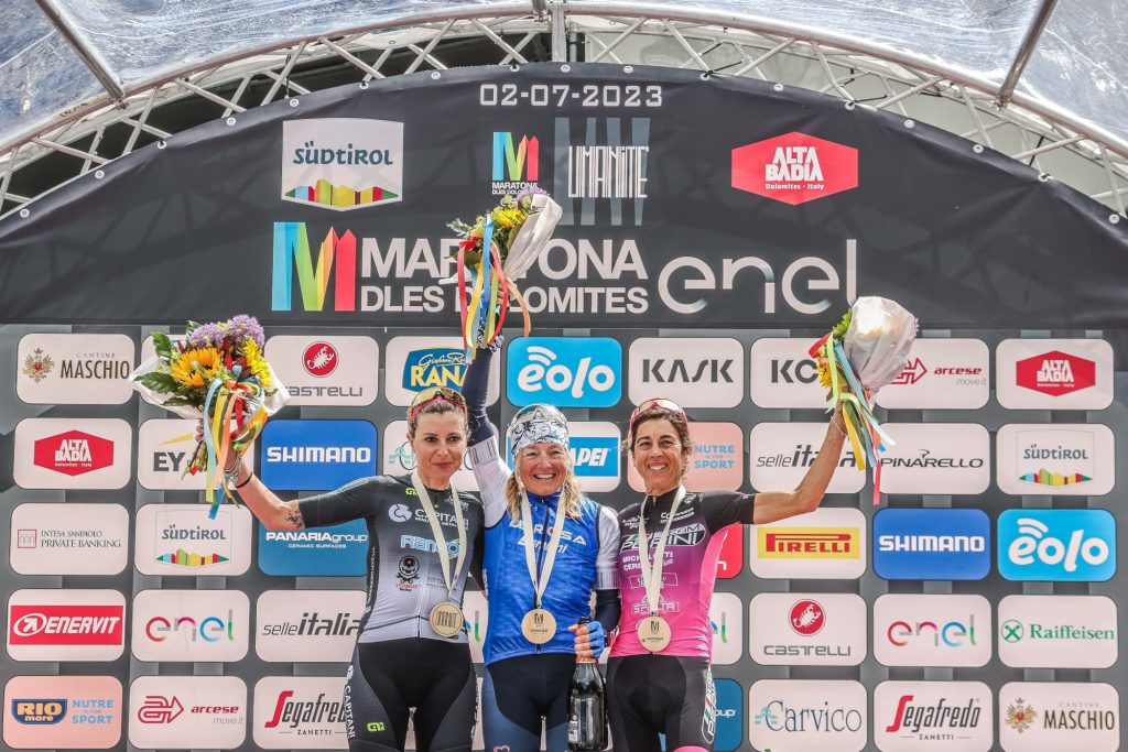 Podio Medio Femminile: Olga Cappiello al primo posto, Alessia Bortoli al secondo e Ilaria Lombardo al terzo. © Manuel Glira