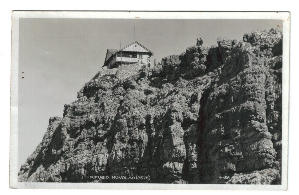 Rifugio Nuvolau (2574 m) nel 1936. Foto Ghedina RV