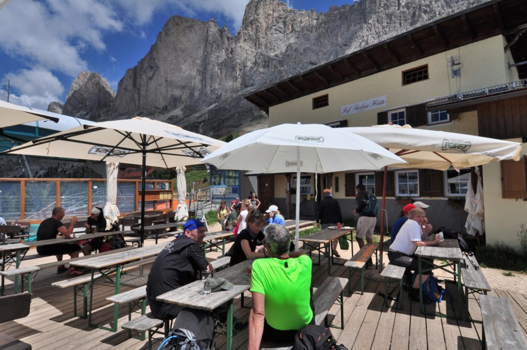 Rifugio Paolina. Foto di Stefano Ardito