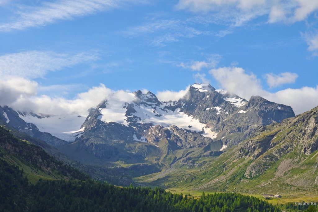 Cime di Lago Spalmo e Cima Viola, a destra. Foto di Cesare Re