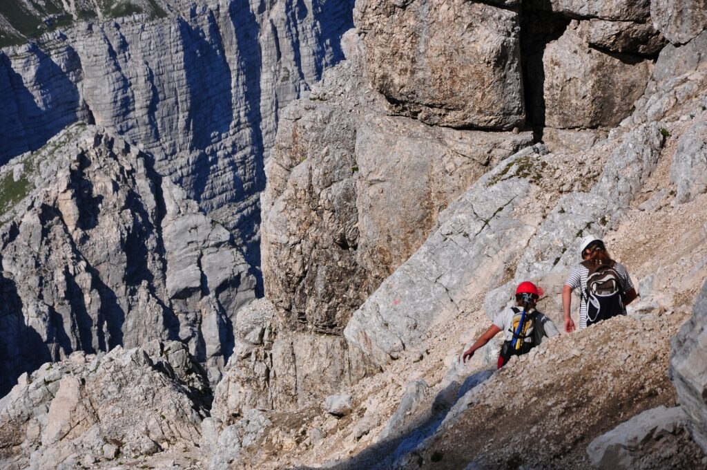 Via normale del Montasio, sotto la scala Pipan. Foto di Stefano Ardito