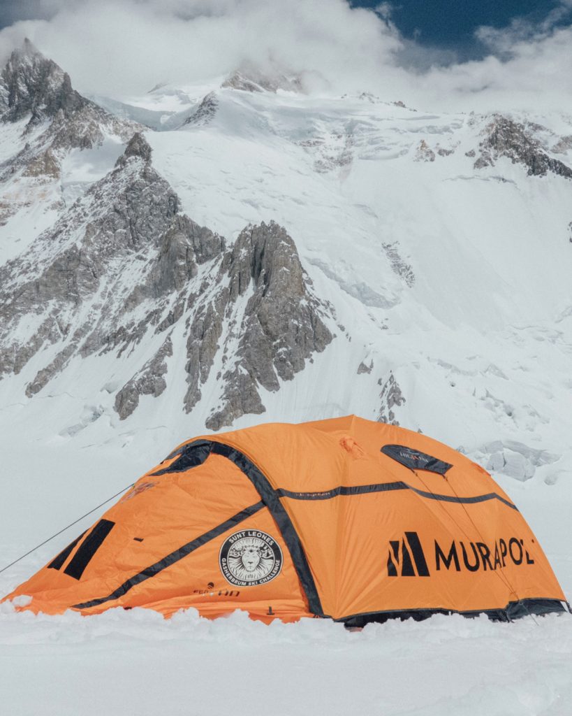 Durante la fase di acclimatamento sul G1. Foto di Andrzej Bargiel