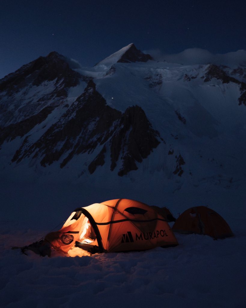 Andrzej Bargiel sul Gasherbrum 2. Foto di Andrzej Bargiel