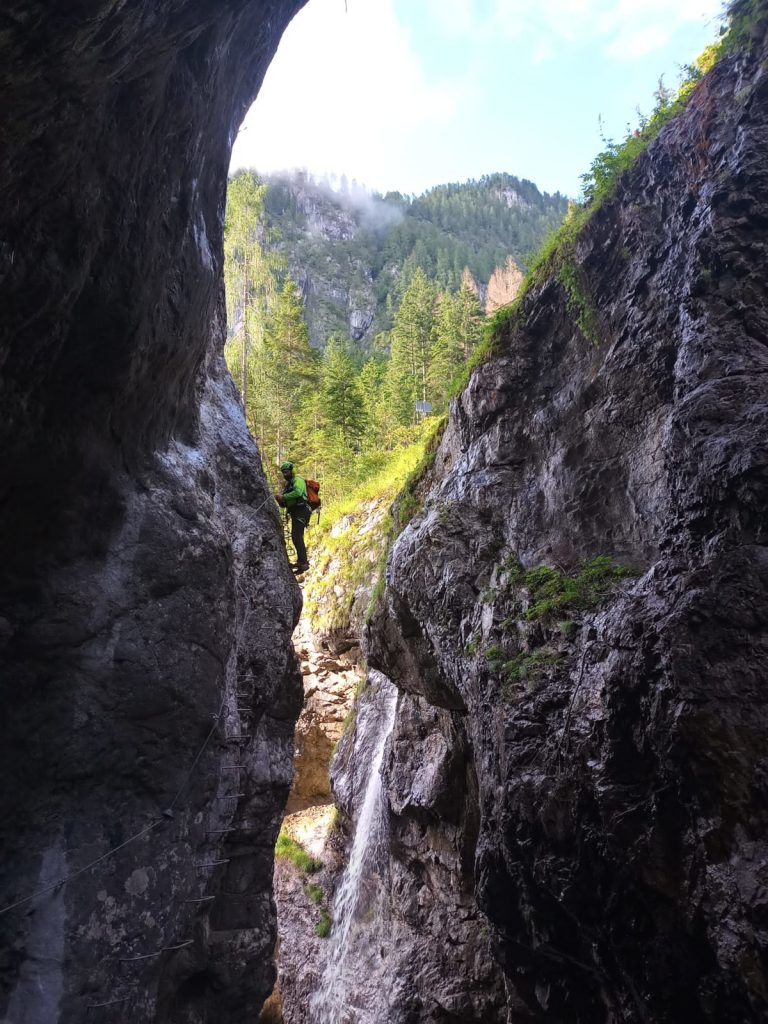 Esercitazione dei soccorritori della stazione di Sappada del Soccorso Alpino e Speleologico prima dell