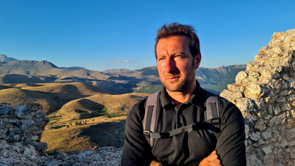 Andrea Lolli a Rocca Calascio credit Stefano Ardito