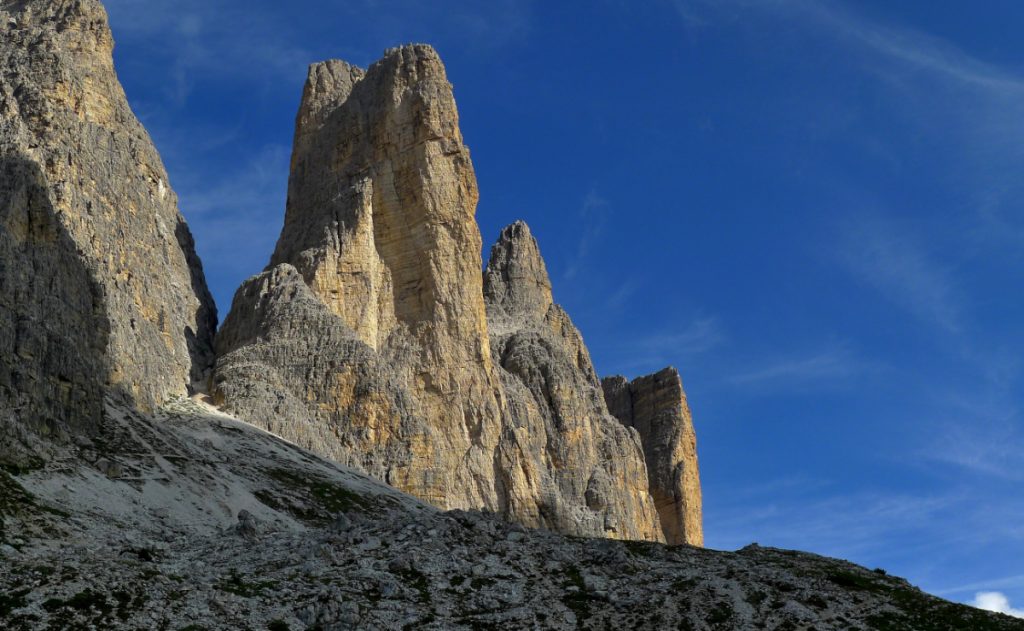 Cima Piccola con lo Spigolo Giallo. Foto di Stefano Ardito