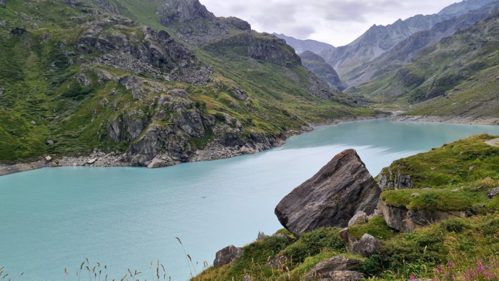 Il lago artificiale di Mauvoisin credit Stefano Ardito