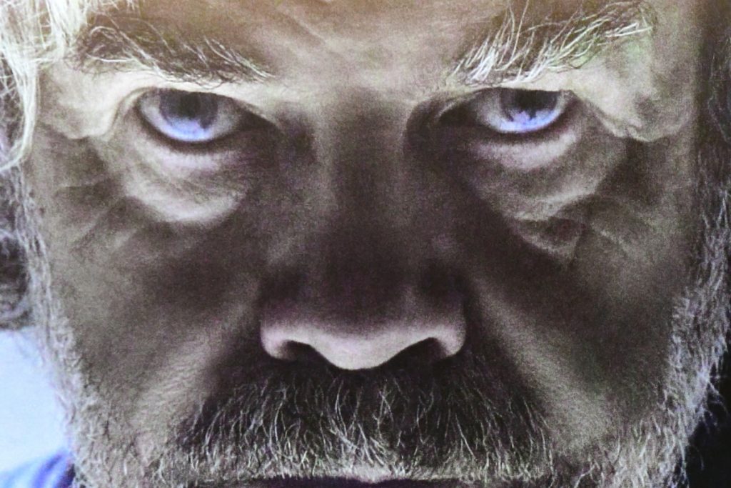 Lumen, gigantografia di Reinhold Messner. Foto Stefano Ardito