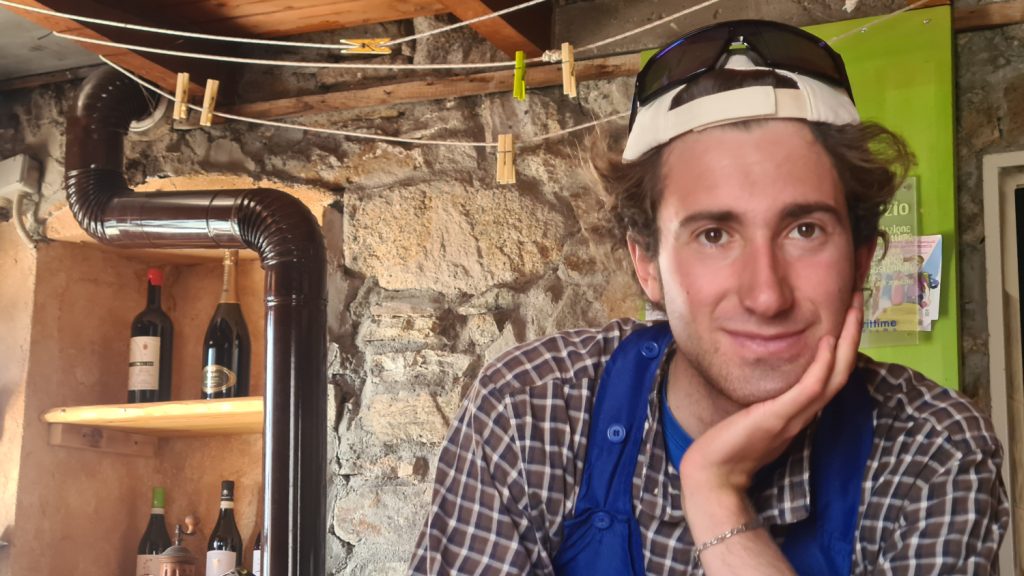 Marco Bassino, gestore del rifugio, foto di Stefano Ardito.