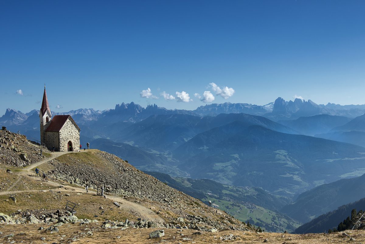 Santuario di Santa Croce di Lazfons credit RobertoCarnevali