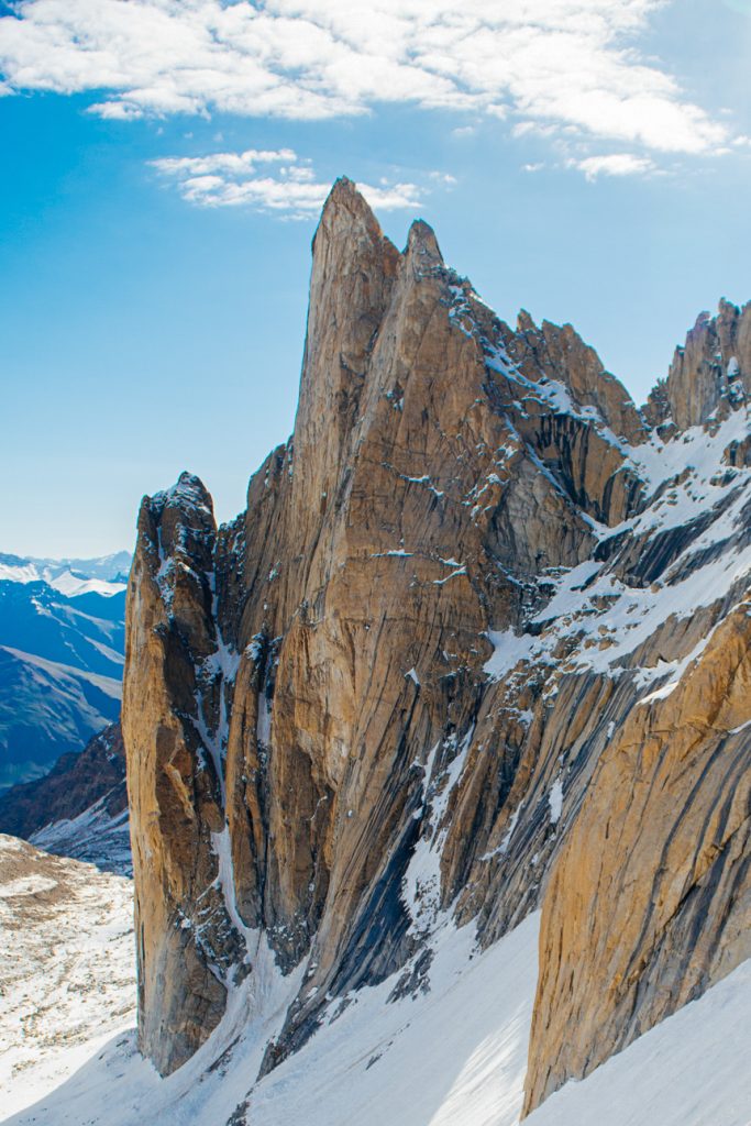 Le lisce pareti di granito del Jamyang Ri. Foto Patrick Tirler