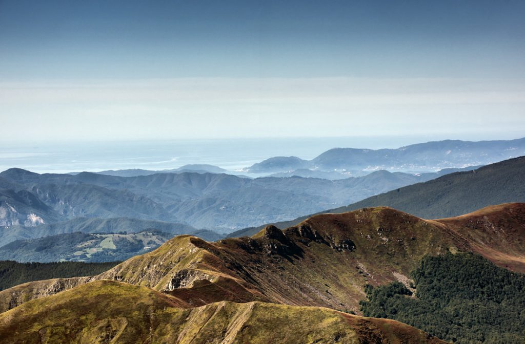 Dalla vetta uno sguardo sul Mar Ligure PH Roberto Carnevali
