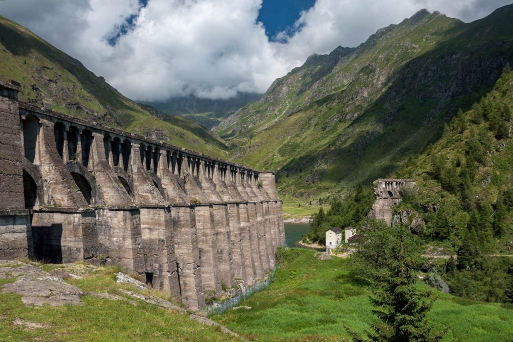 I ruderi della diga del Gleno credit AdobeStock