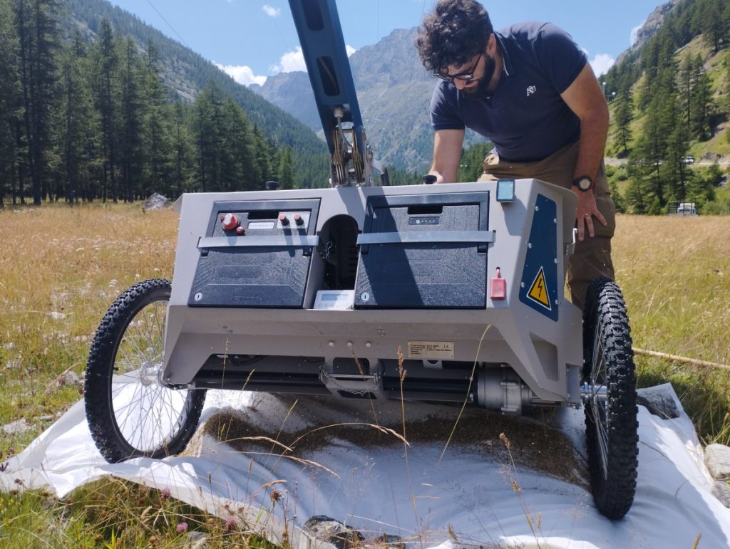 La spazzolatrice elettrica eBeetle 2.0 di fabbricazione svizzera @PNGP