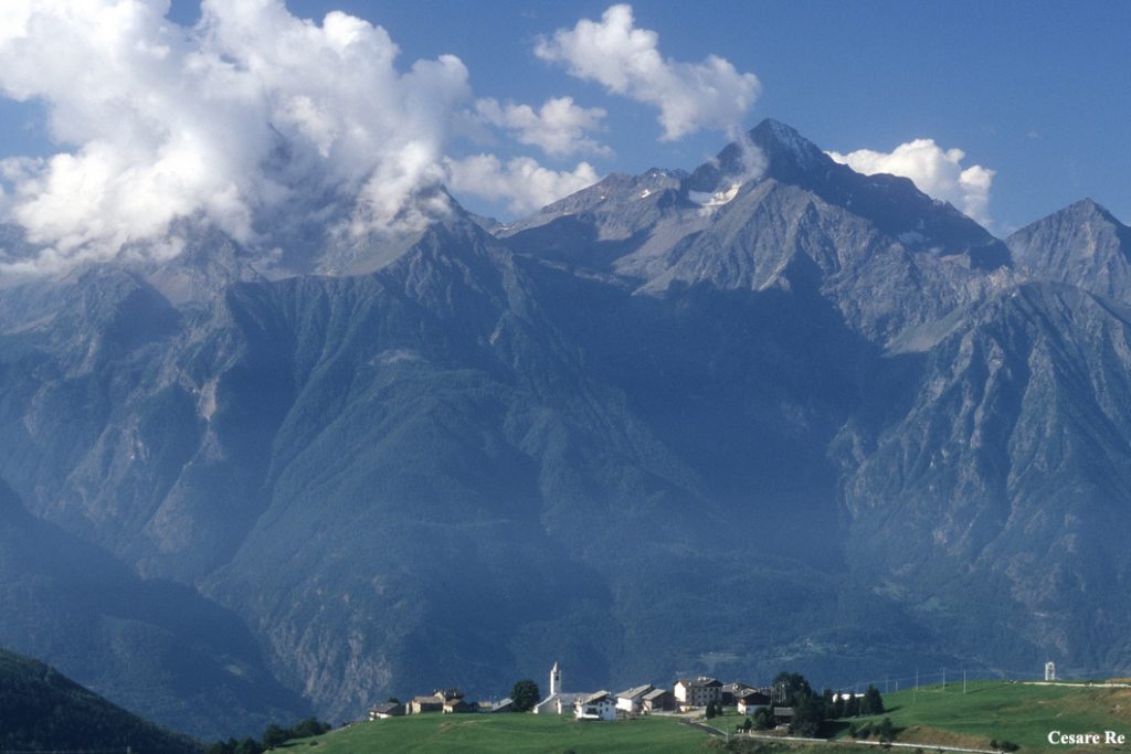 Lignan con sullo sfondo lEmilius credit Cesare Re