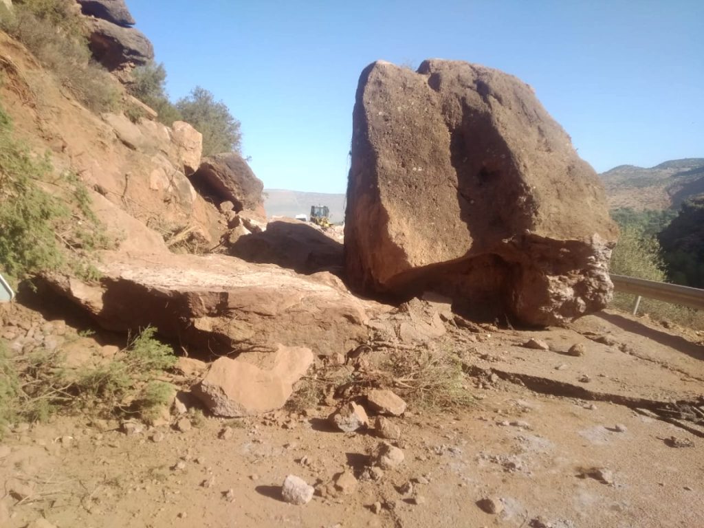 Massi crollati sulla strada che sale da Asni a Imlil, credit Mohamed El Galouti