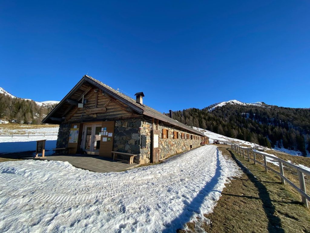 Prima neve al Rifugio Conseria