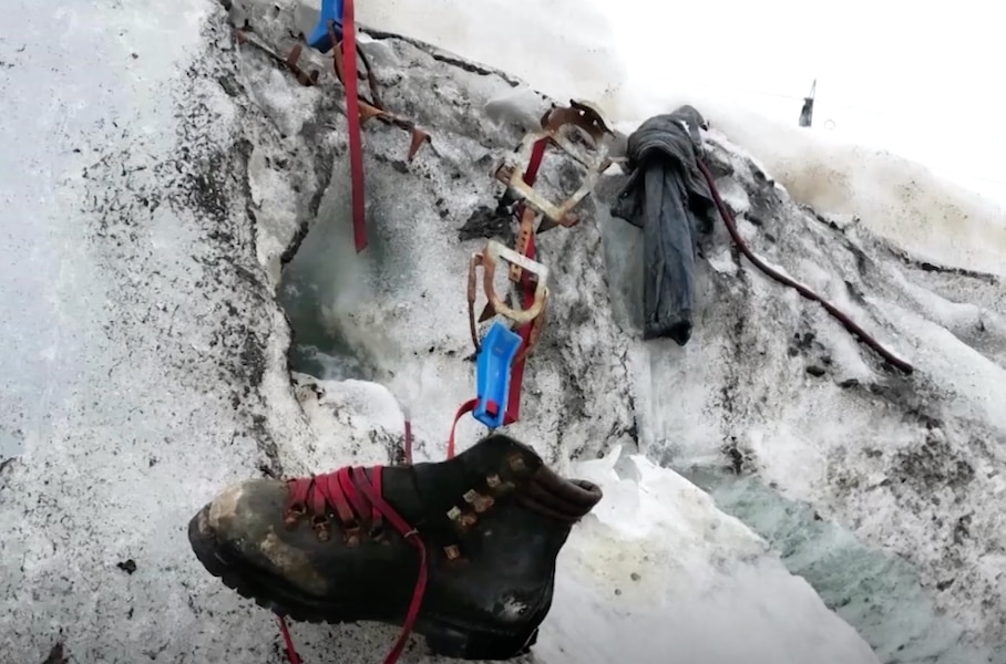 Scarponi sales soccorso alpino