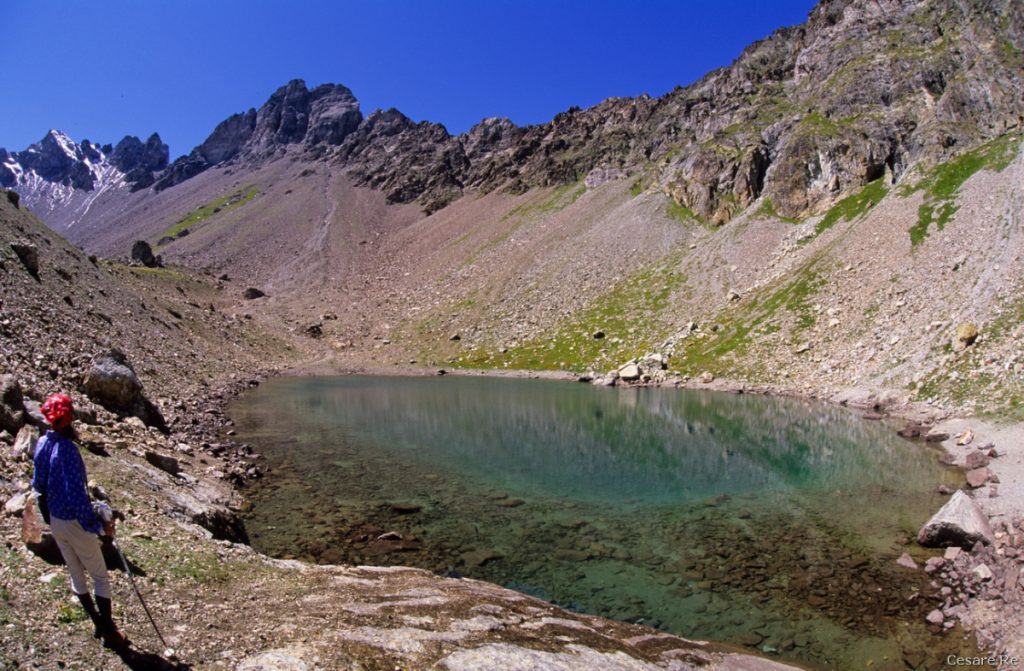 Uno dei laghetti nei pressi del rifugio credit Cesare Re