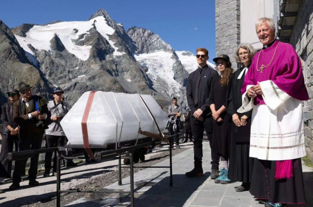 Funerale del Pasterze  - foto di Protect our winters Austria, via "Occhio del Gigiàt"