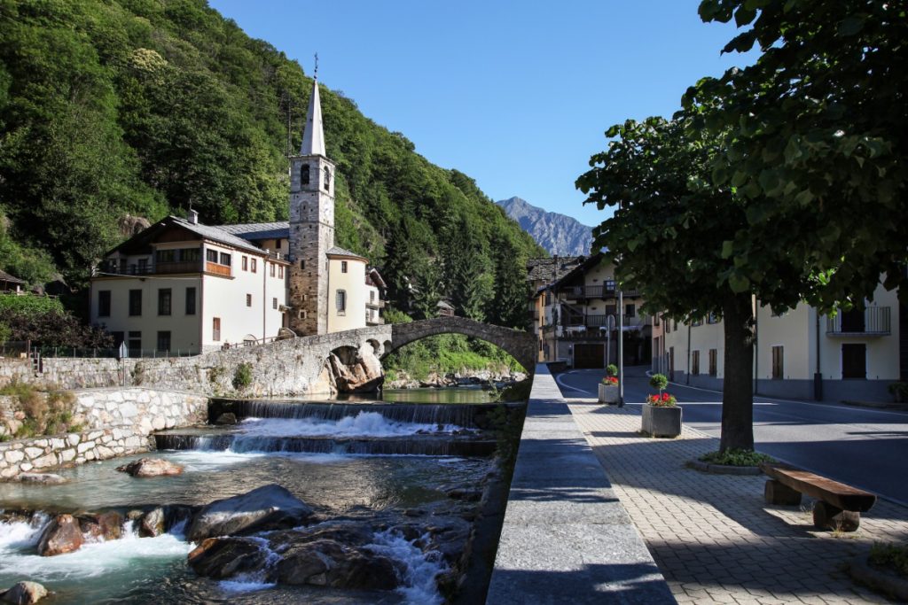 Fontainemore credit Enrico Romanzi