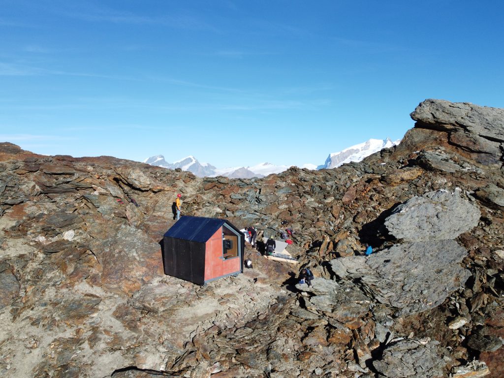 Il bivacco Bossi-Filippi | Foto Simone Bobbio