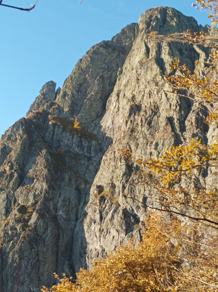 Il Gran Diedro del Lesino Corni di Nibbio 600 metri max 6c