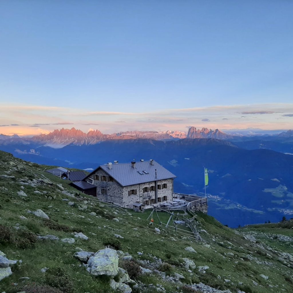 Il Rifugio Lago di Rodella. FB Radlseehutte