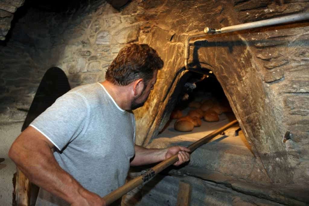Il forno di Aymavilles in funzione