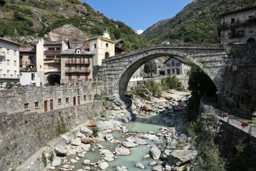 Il ponte romano di Pont Saint Martin credit Enrico Romanzi