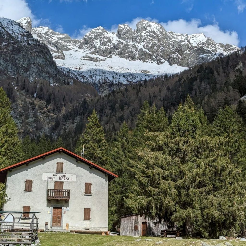 Il rifugio Brasca, in Val Codera