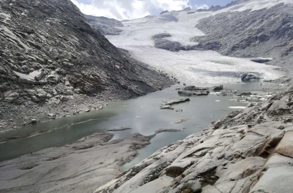 Il ghiacciaio di Lares e il suo emissario foto MUSE