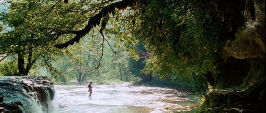 Il rapporto con la natura è un tema centrale del film