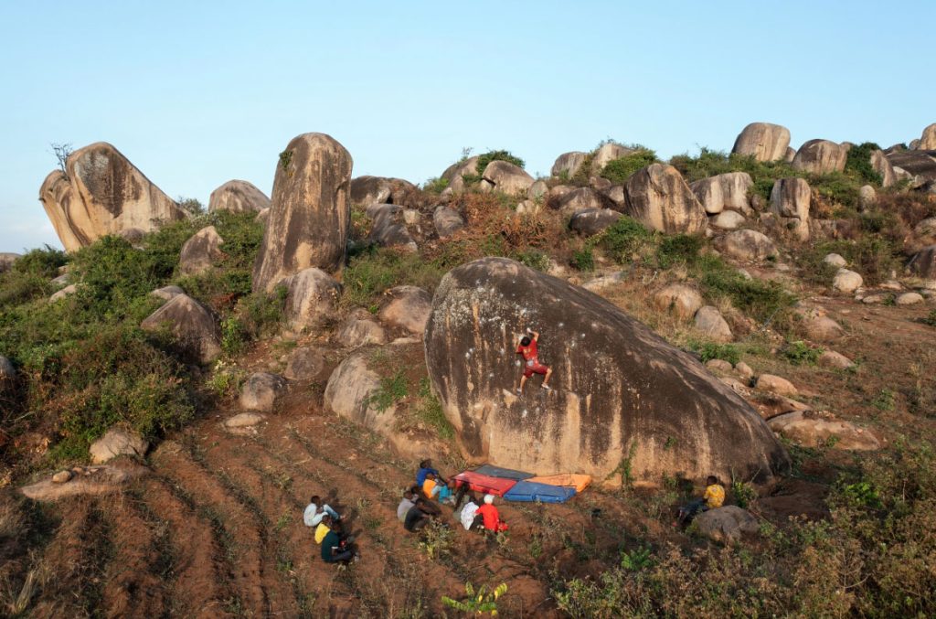 Boulder a Musoma, Tanzania @Climbing for Reason