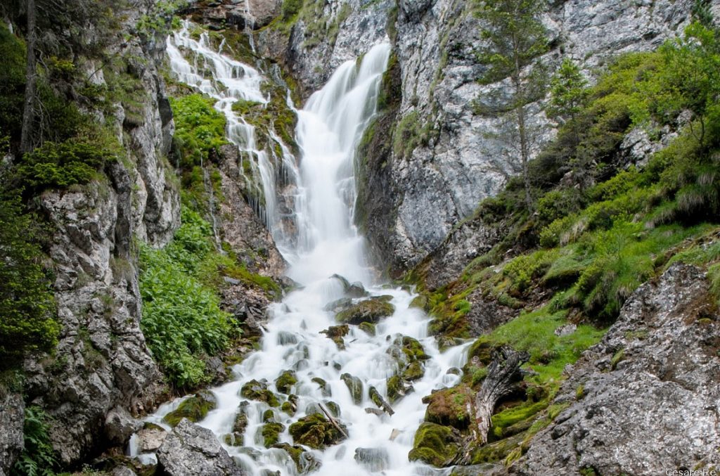 Il salto più alto delle Cascate Alte di Vallesinella - Foto Cesare Re