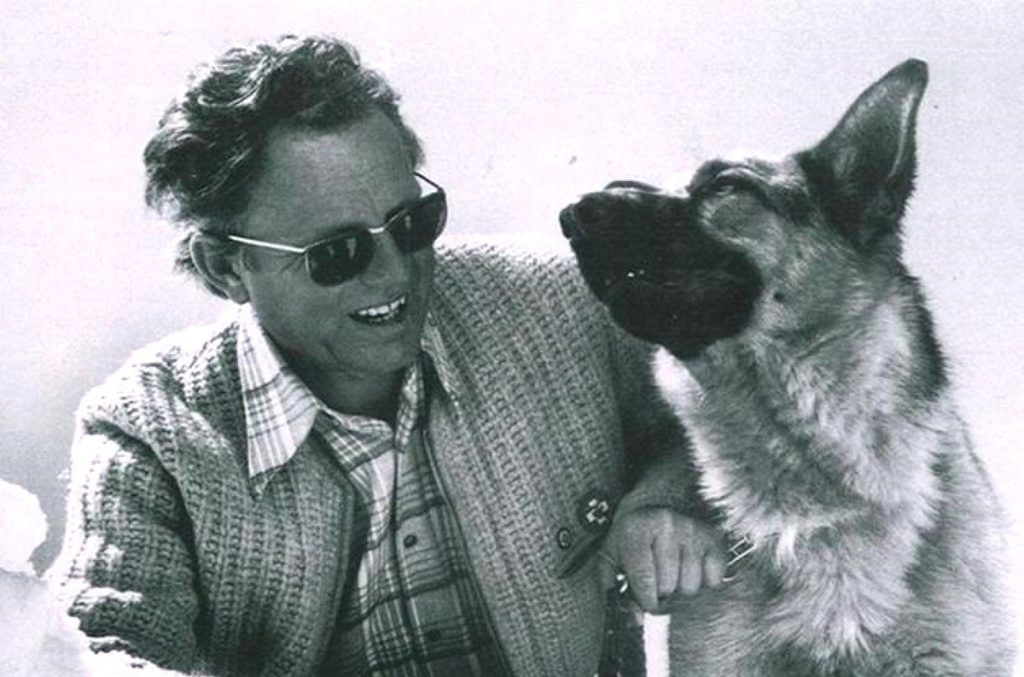 Don Hurton con uno dei suoi cani da valanga - @Alto Adige