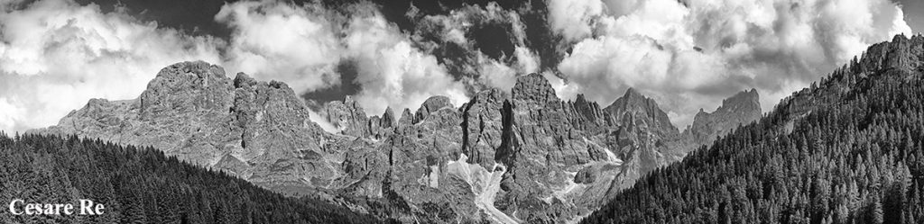L’insieme di 13 foto rende l’idea dell’ampiezza del gruppo dolomitico delle Pale di San Martino, riprese dalla Val Venegia, nei pressi del Passo Valles, dal Monte Mulaz al Cimon della Pala. La focale utilizzata è di 28 mm. Nikon D850; Nikkor 24 – 70 2,8 AFG; f 8; 1/125; iso 100. La conversione in bianco e nero ( https://www.montagna.tv/220475/il-paesaggio-di-montagna-in-bianco-e-nero/ ) è stata effettuata con Silver Efex Pro.