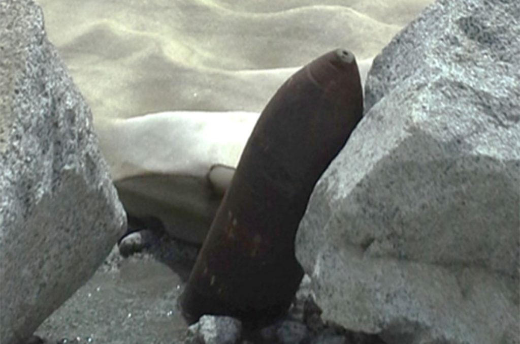 Un proiettile di artiglieria sul ghiacciaio Presena, foto MUSE