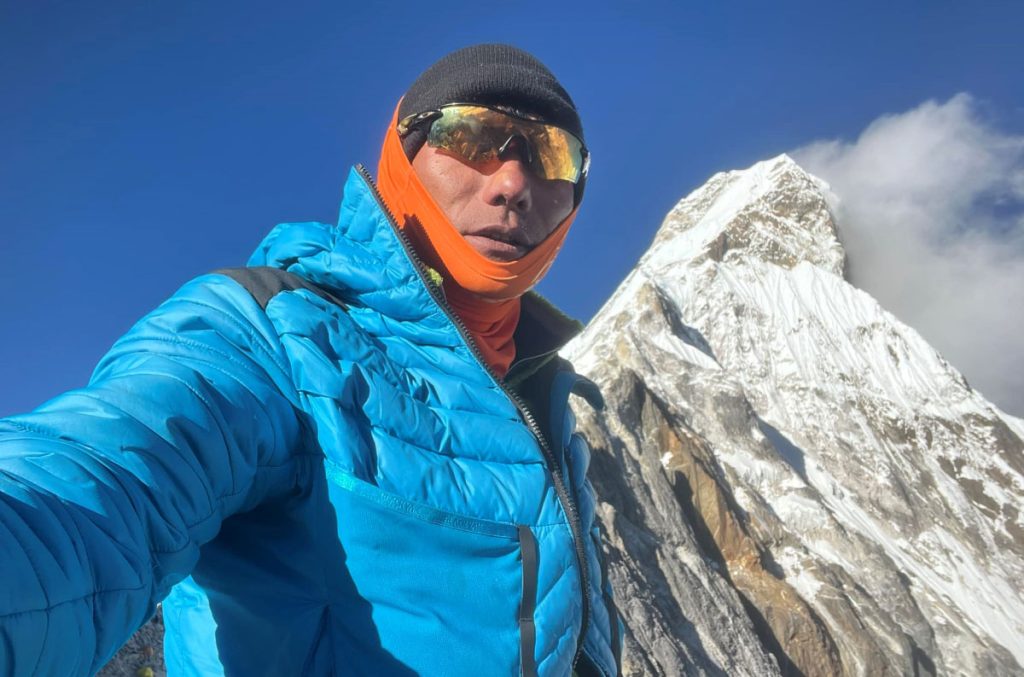 Sanu Sherpa al campo II dell