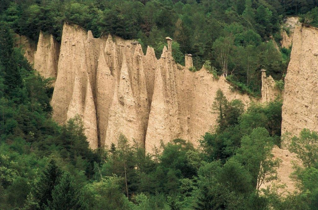 Val di Cembra Piramidi di terra di Segonzano- foto Mario Debiasi