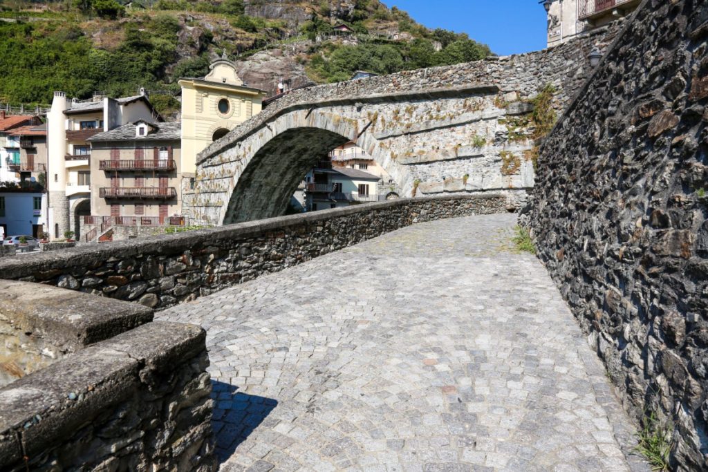 Pont Saint Martin credit Enrico Romanzi