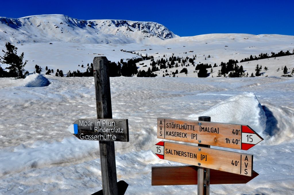 Alpe di Villandro, cartelli, foto Stefano Ardito