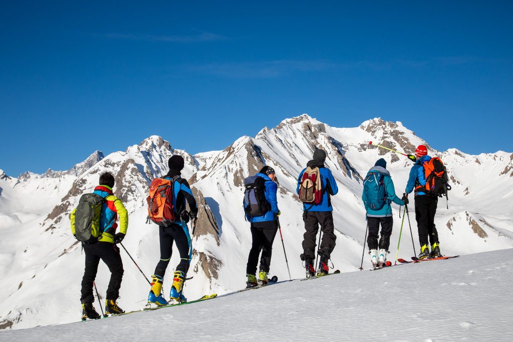 Con le guide. Foto Evi Garbolino